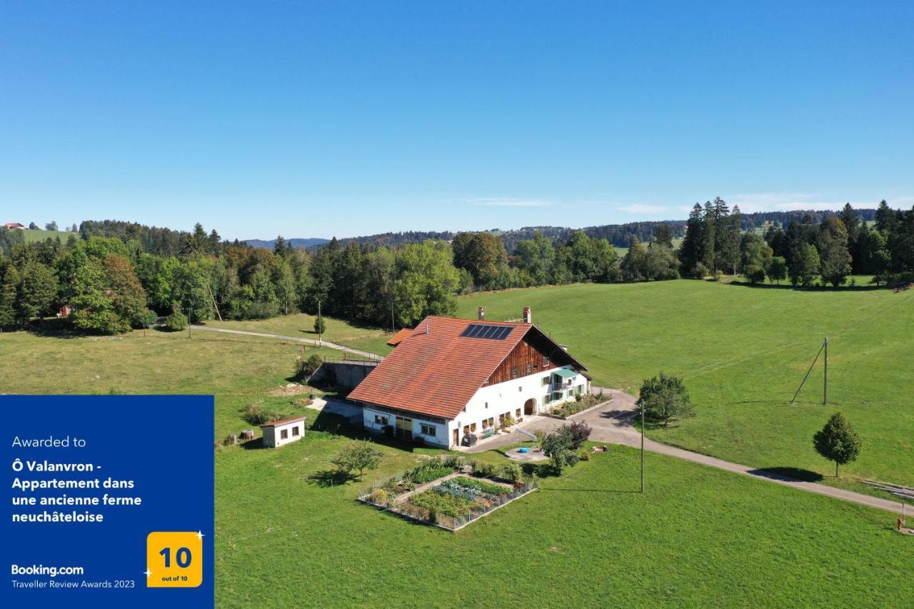 O Valanvron - Appartement Dans Une Ancienne Ferme Neuchateloise La Chaux De Fonds Exterior foto